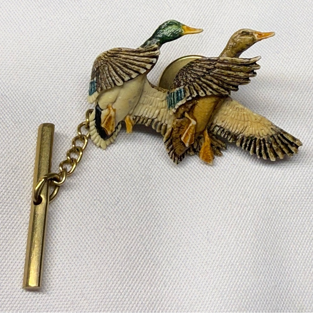 Vintage flying Mallards/Hen/Ducks hat pin